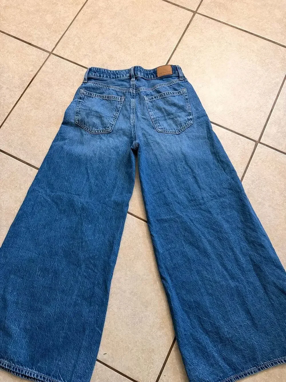 American Eagle High-Rise Wide-Leg Cropped Jeans Size 0